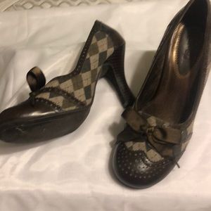 Brown plaid heels